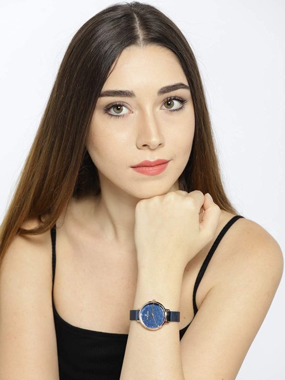 women watch